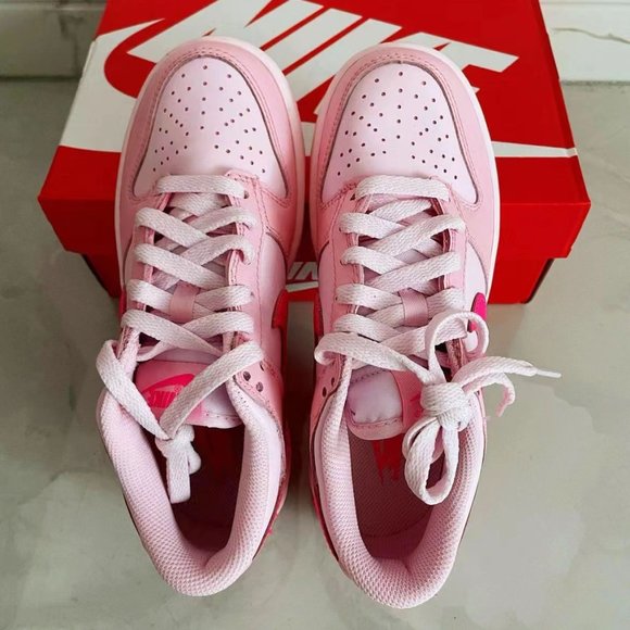 Nike Dunk Low Triple Pink - Picture 6 of 6